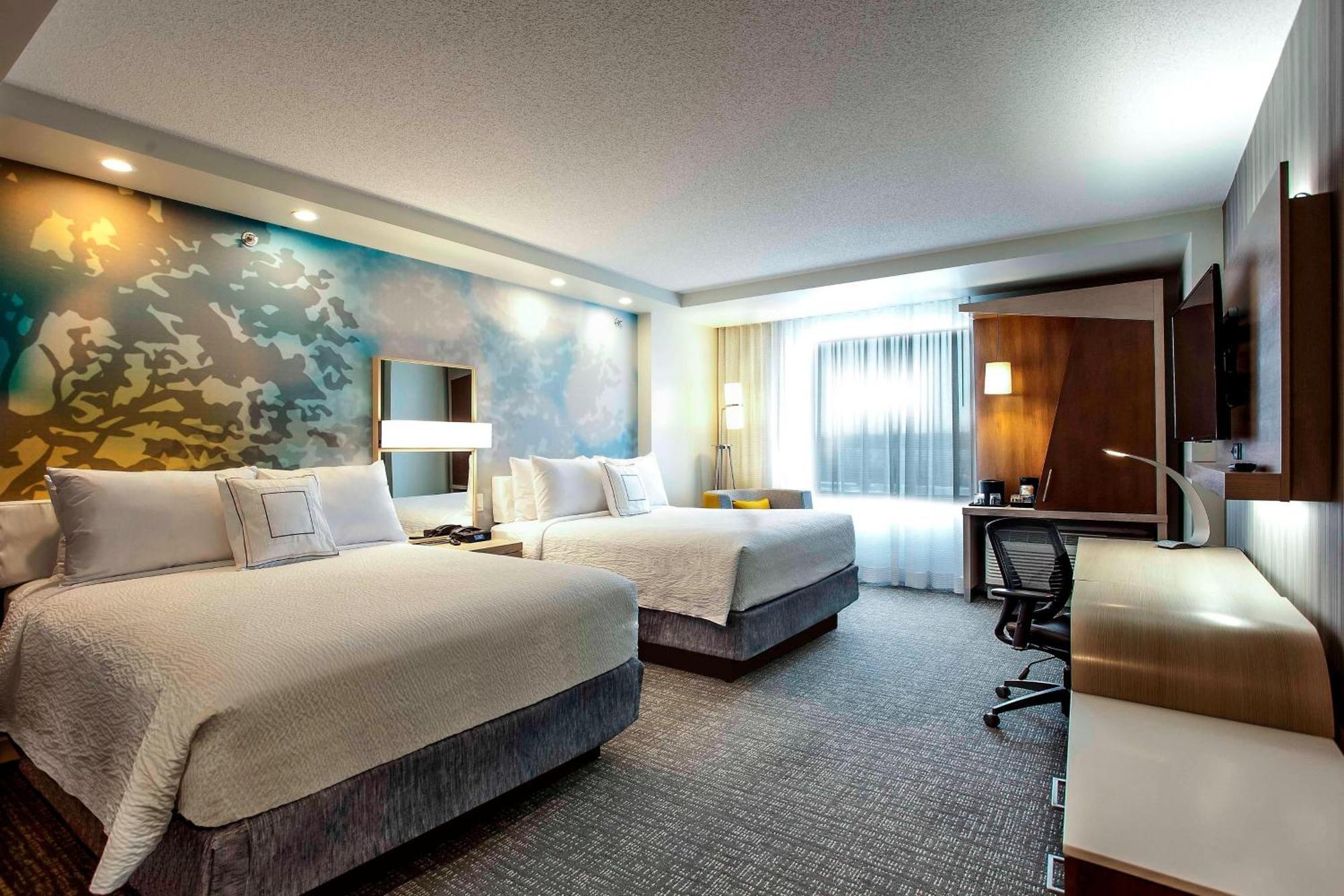 Courtyard By Marriott Montreal West Island/Baie D'Urfe Hotell Exteriör bild