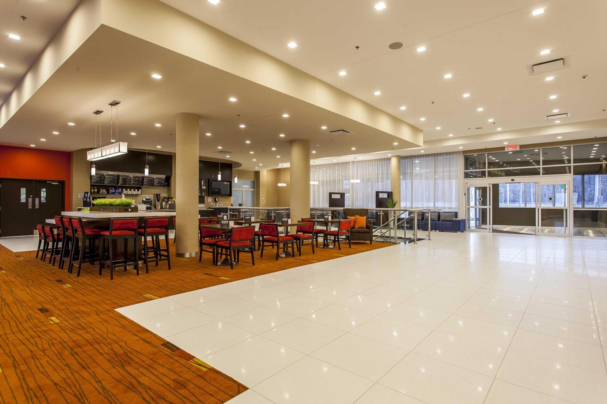 Courtyard By Marriott Montreal West Island/Baie D'Urfe Hotell Exteriör bild
