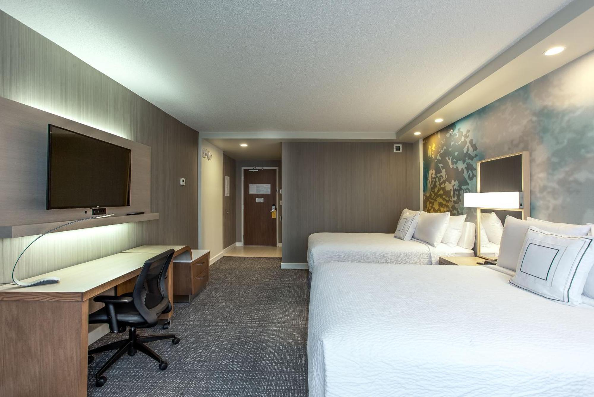 Courtyard By Marriott Montreal West Island/Baie D'Urfe Hotell Exteriör bild